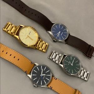 4 Nixon watches, near perfect condition